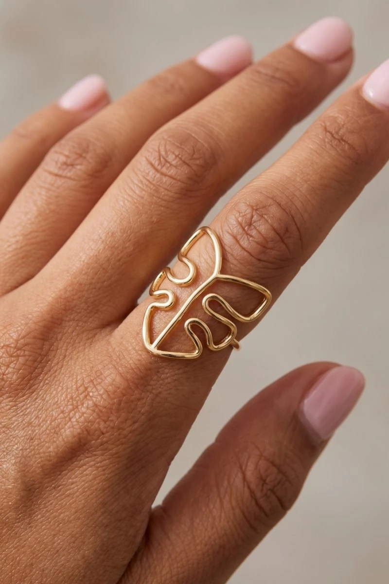 Wire Monstera Leaf Dainty Band Ring