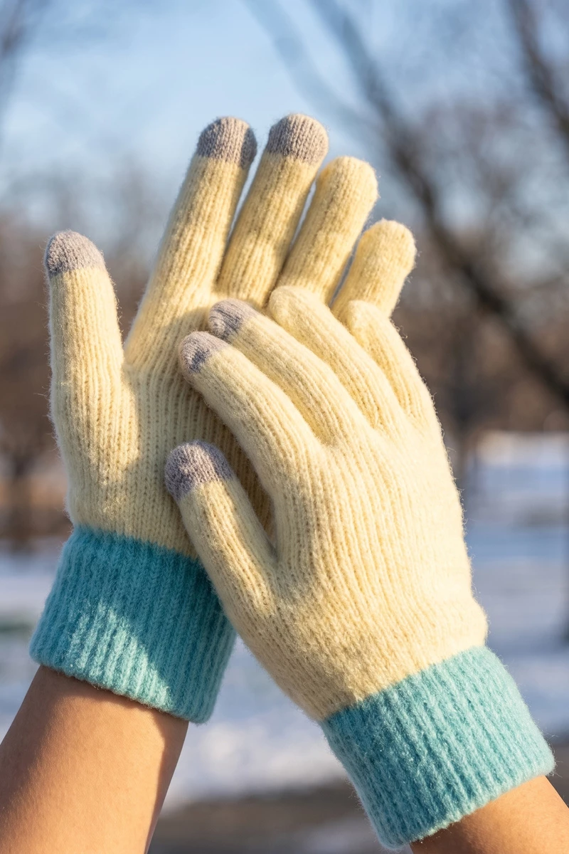 Colorblock Cuff Touchscreen Knit Gloves