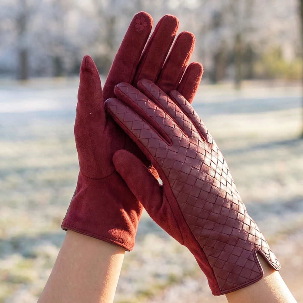 Woven Embossed Touchscreen Gloves