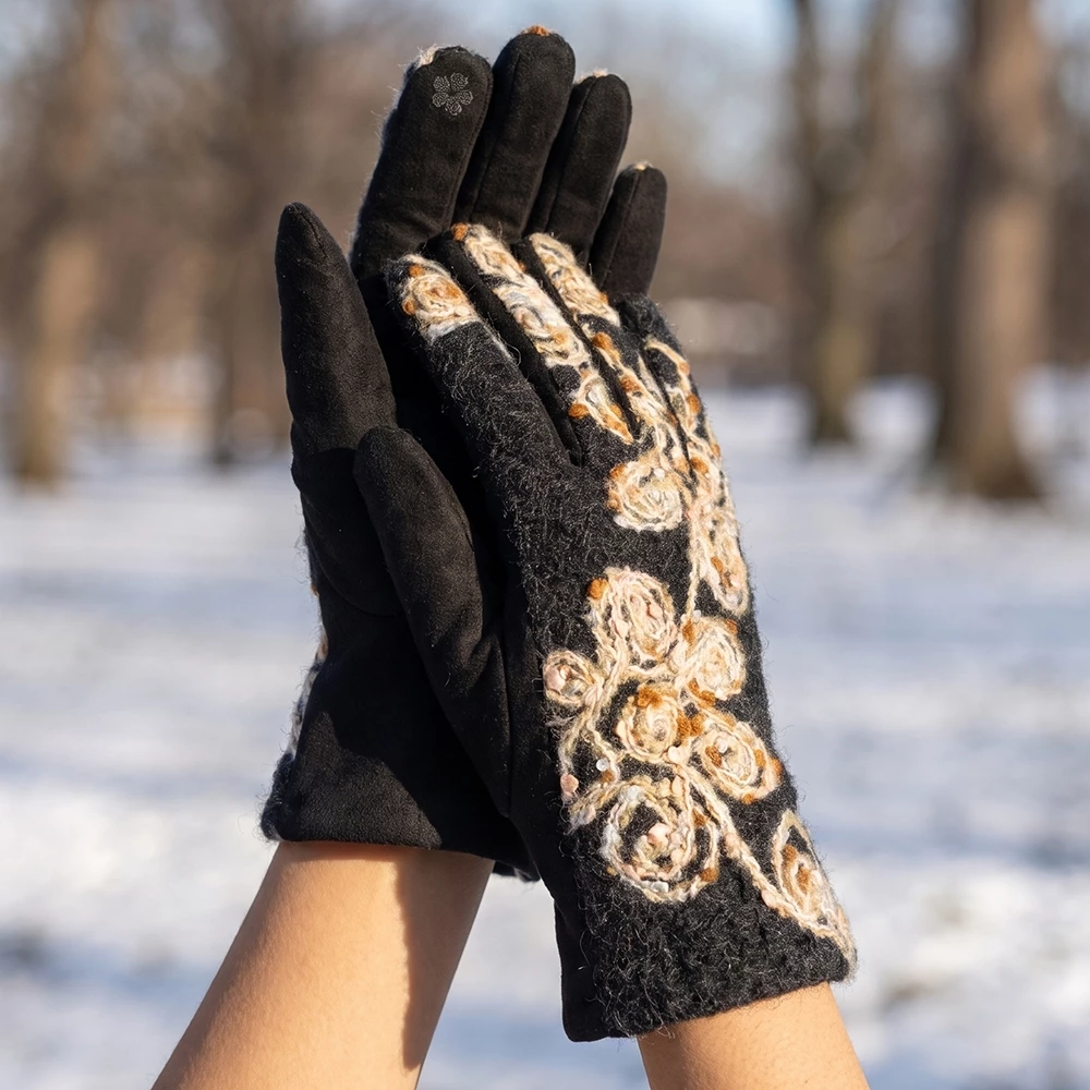 Rosette Embroidered Knit Touchscreen Gloves