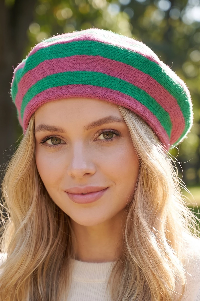Thin Stripe Spiral Knit Beret