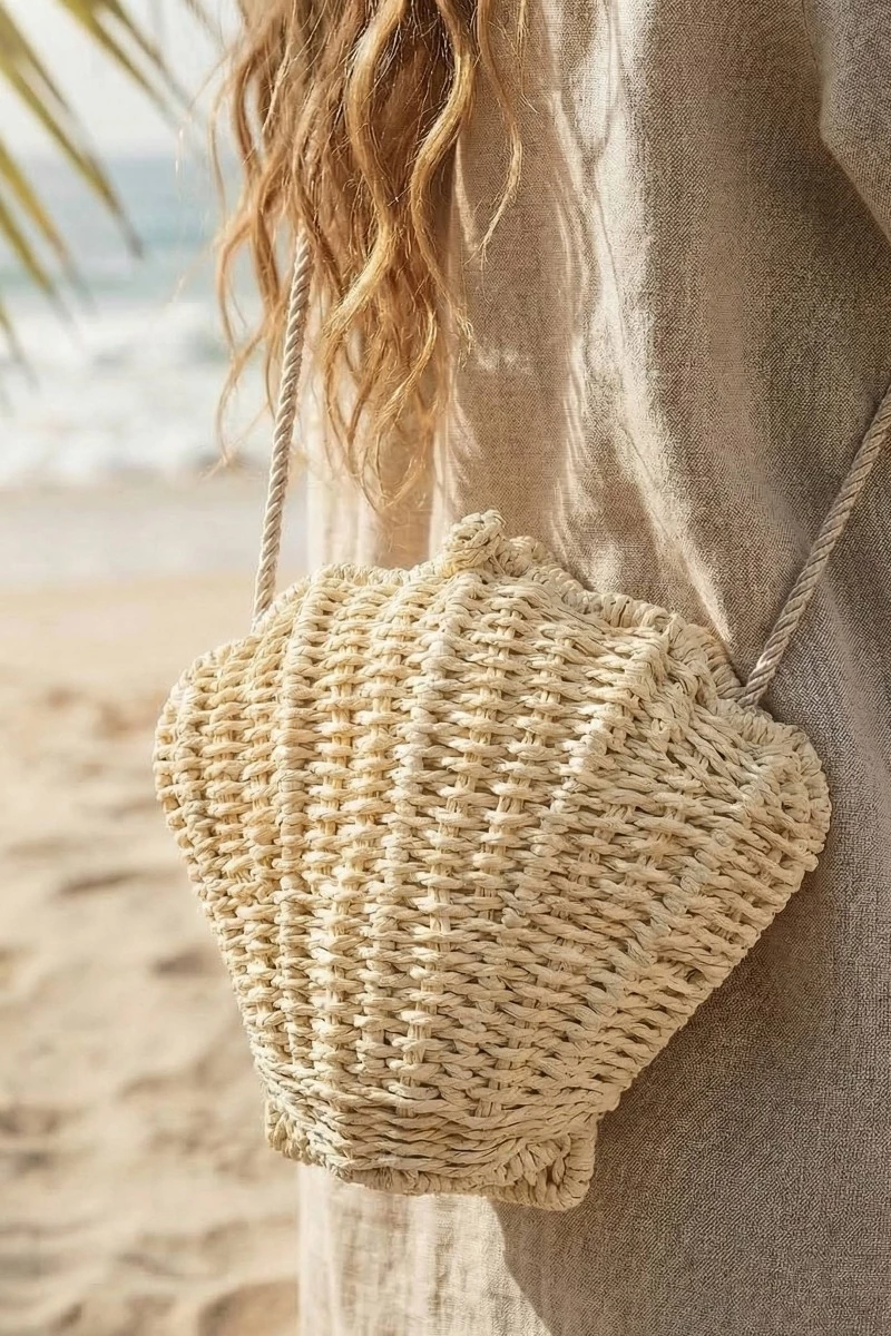 Straw Braided Seashell Bag