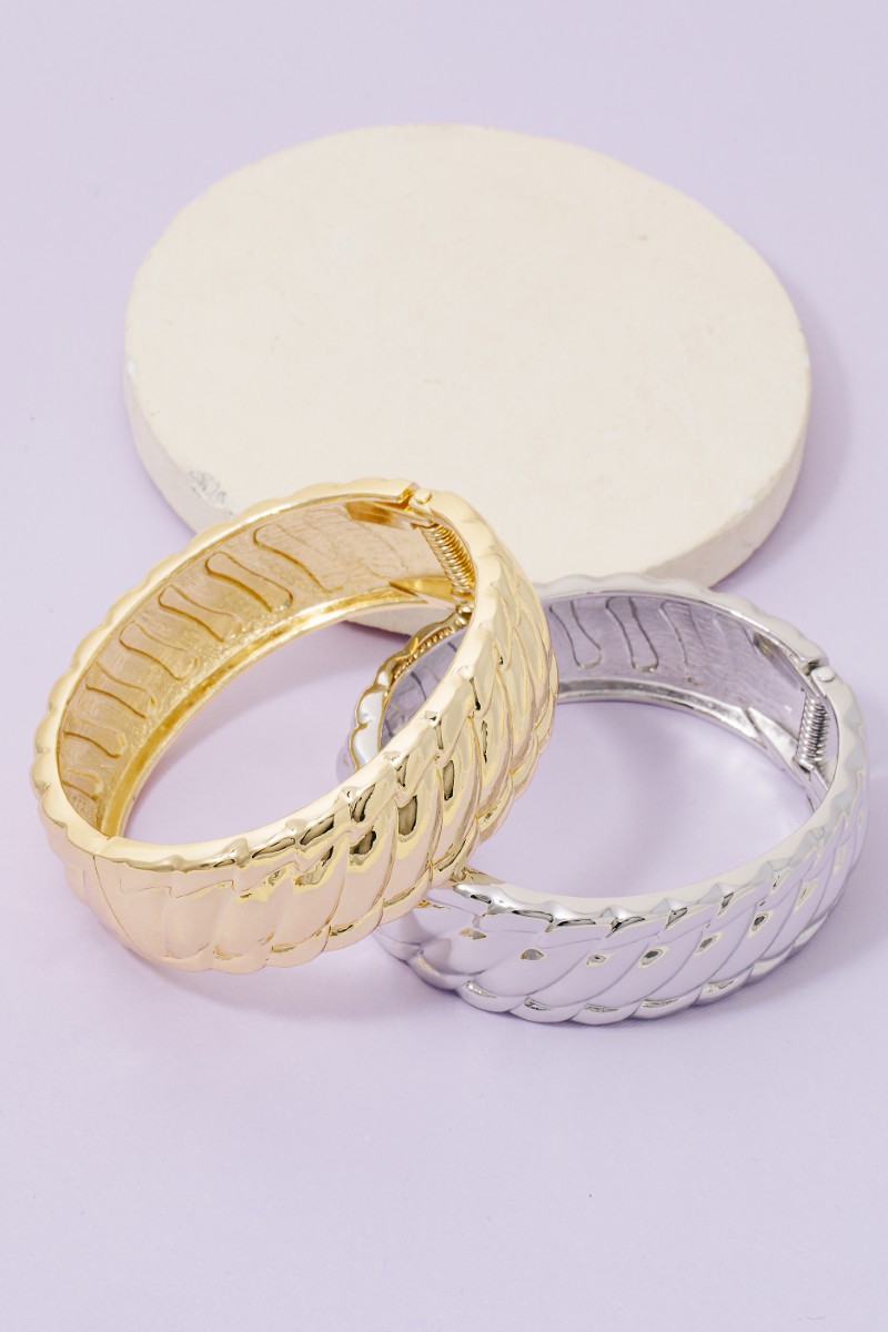 Metallic Ribbed Pattern Bangle Bracelet