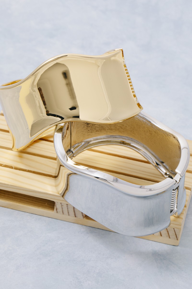 Thick Wavy Hinge Bangle Bracelet