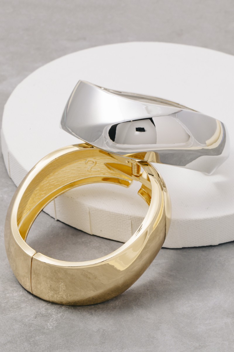 Wide Wavy Hinge Bangle Bracelet