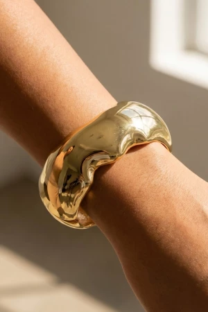 Rounded Warped Hinge Bangle Bracelet