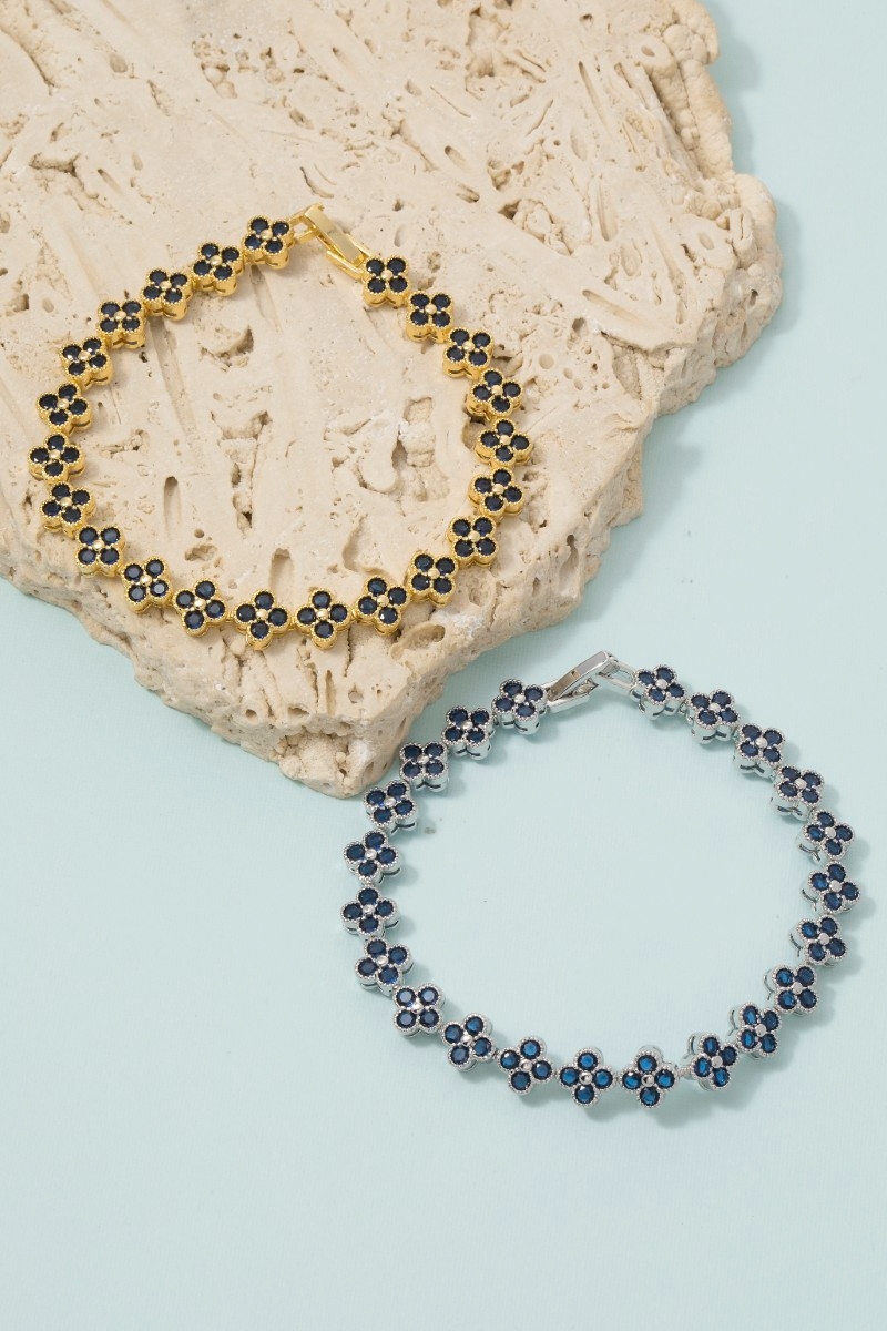 Multi Clover Link Bracelet