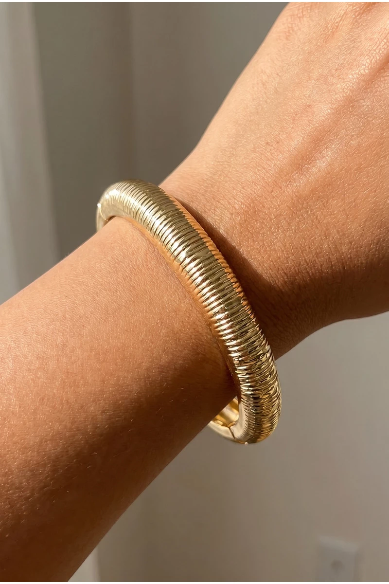 Fine Ribbed Textured Hinged Bangle Bracelet