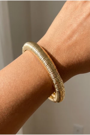 Fine Ribbed Textured Hinged Bangle Bracelet