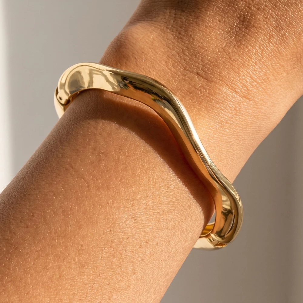 Wavy Undulating Hinged Bangle