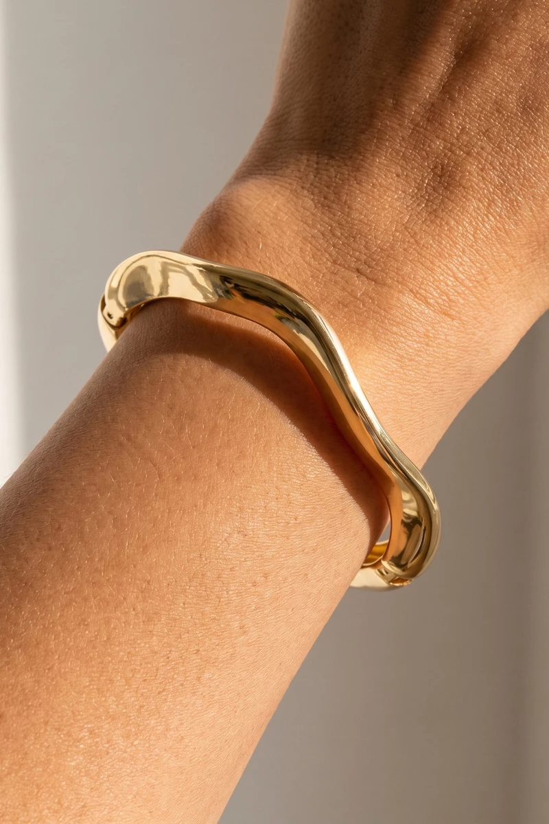 Wavy Undulating Hinged Bangle