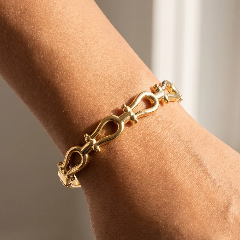 Loop Link Station Hinged Bangle Bracelet