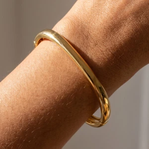 Smooth Squared Dome Hinged Bangle Bracelet