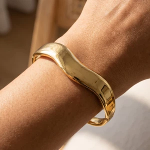 Polished Wave Curve Wide Hinged Bangle