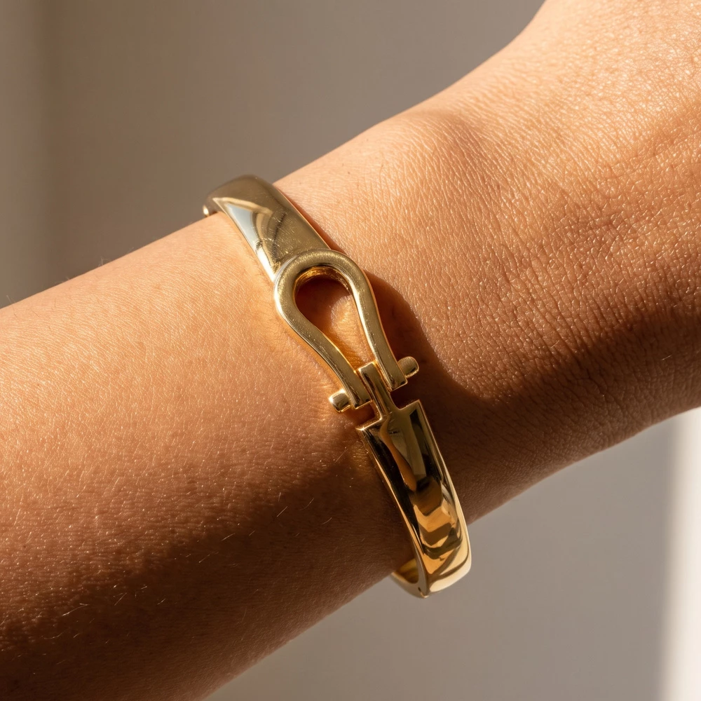 Shackle Buckle Front Polished Hinged Bangle