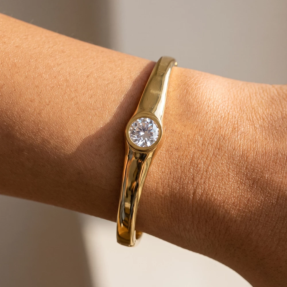 Bezel Round Cz Hinged Bangle Bracelet