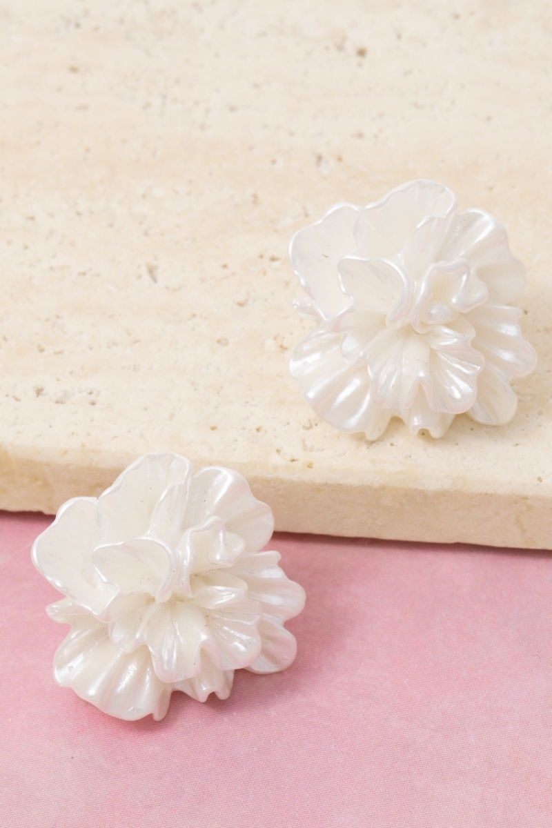 Acrylic Cluster Flower Stud Earrings