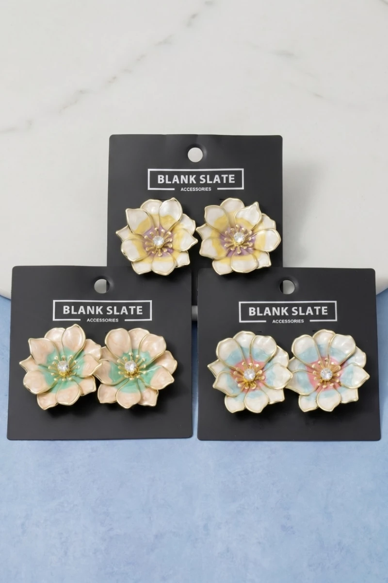 Outlined Petal Flower Cz Stud Earrings