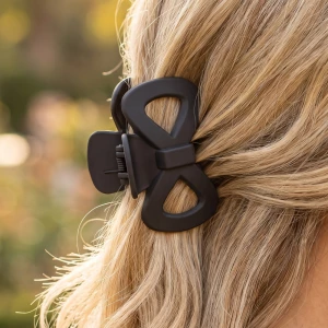 Open Bow Cutout Claw Clip