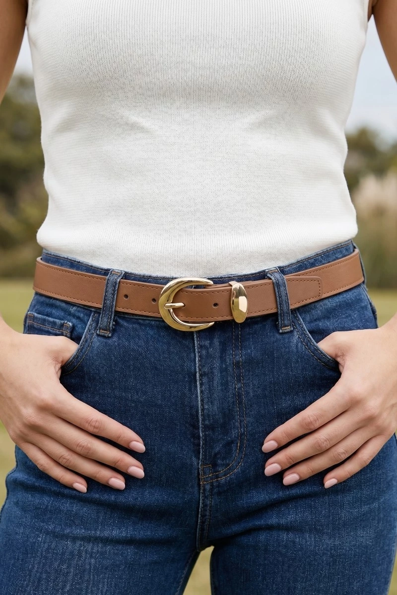 Metallic Crescent Buckle Leather Belt