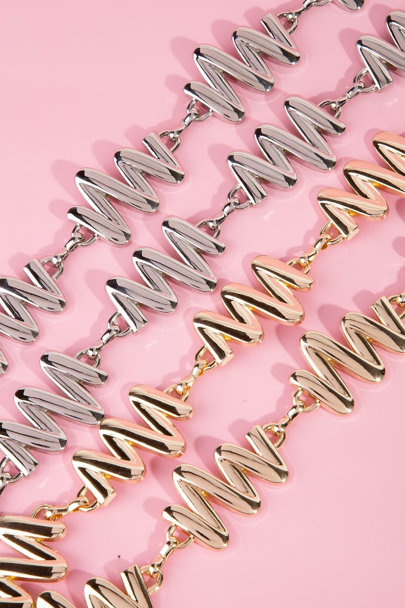 Wavy Metallic Zigzag Chain Belt