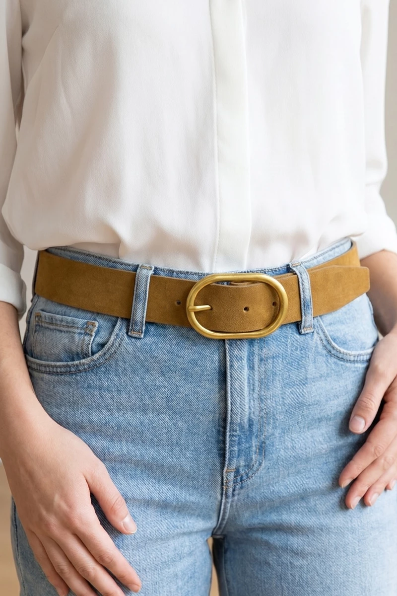 Suede Oval Concho Buckle Belt