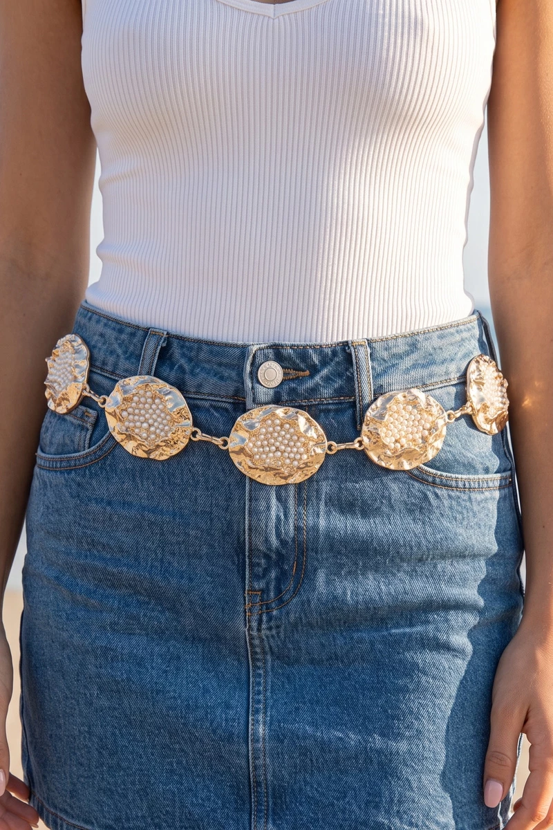 Pearl Cluster Hammered Plaque Chain Belt