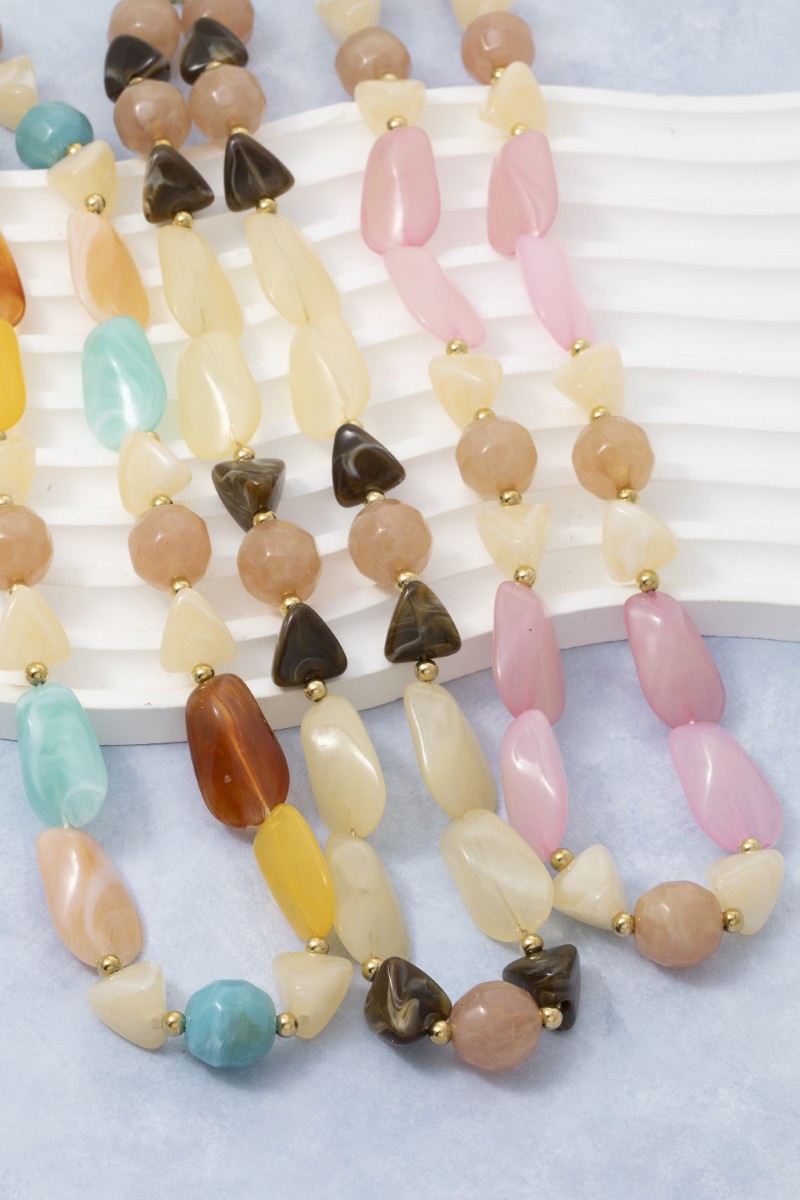 Marble Resin And Metallic Beads Necklace