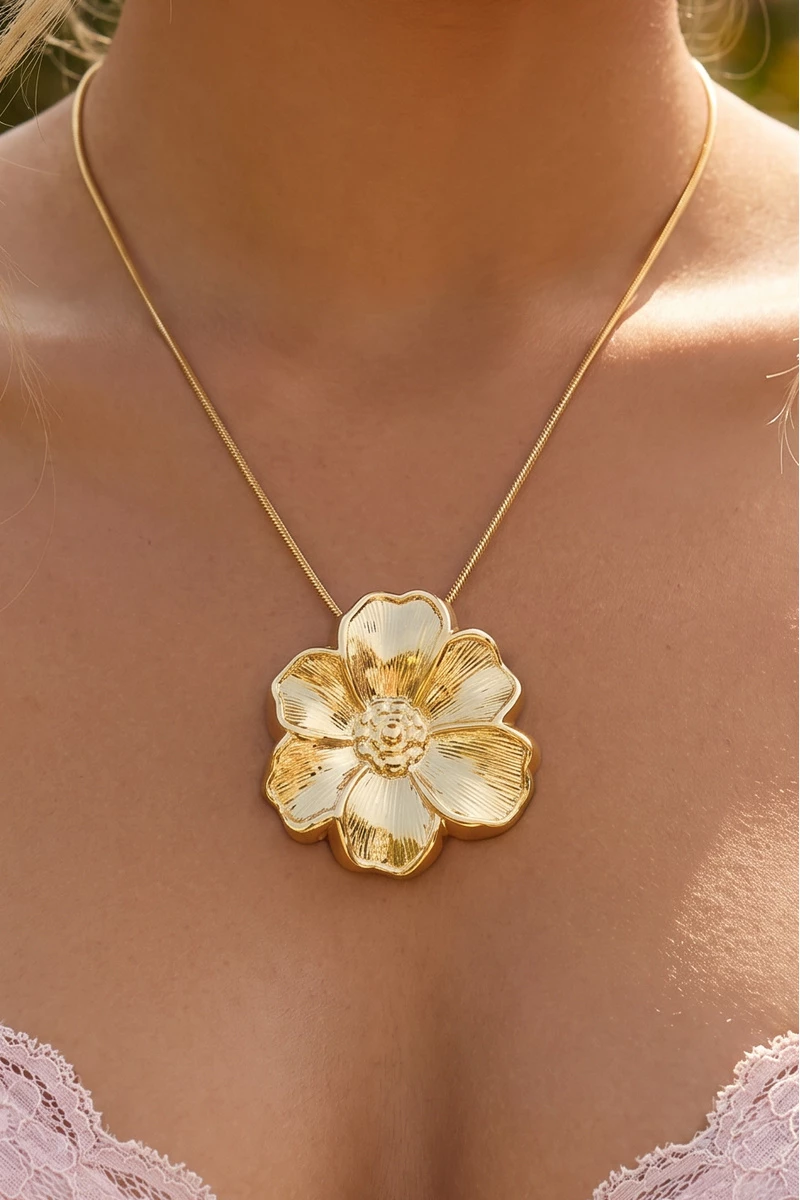 Oversized Puff Flower Pendant Snake Chain Necklace