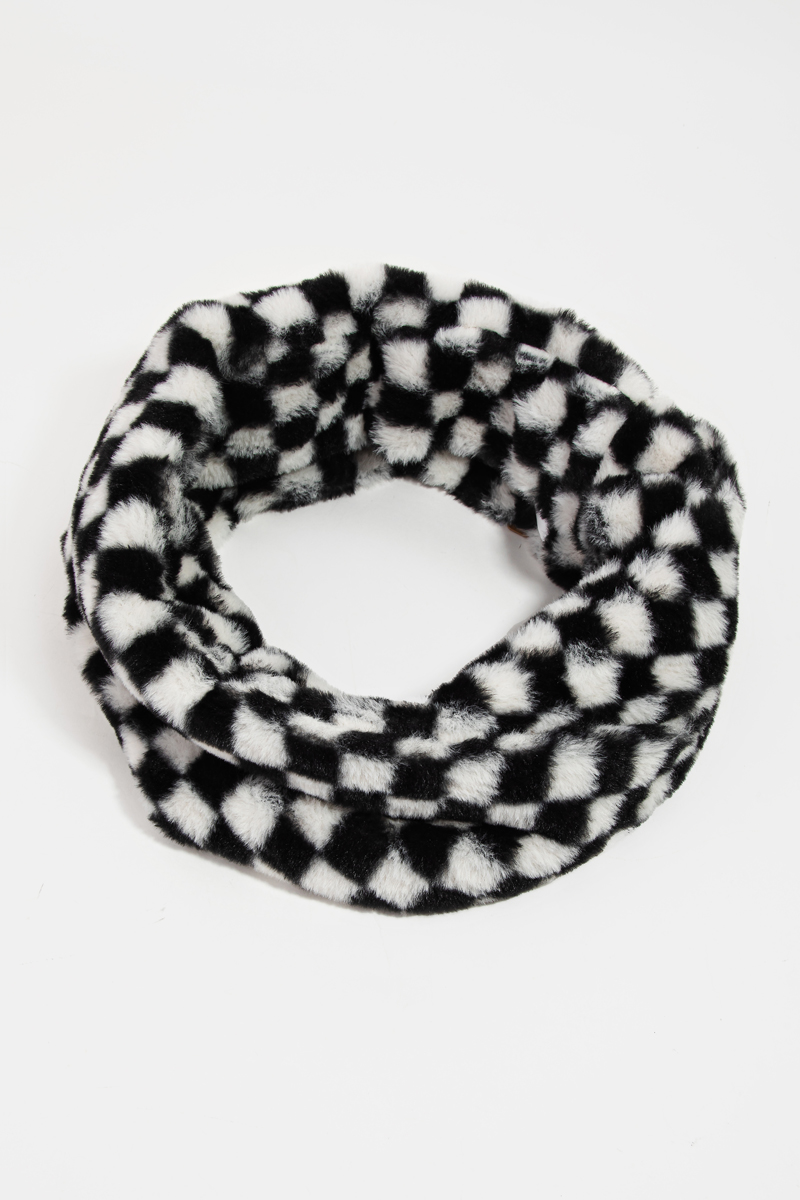 Fuzzy Checkered Fashion Infinity Scarf