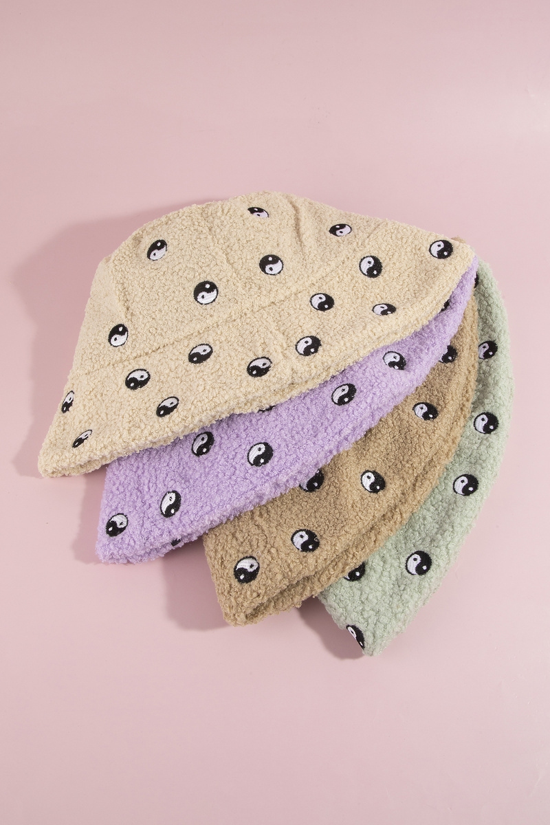 Yin Yang Patch Sherpa Teddy Bucket Hat