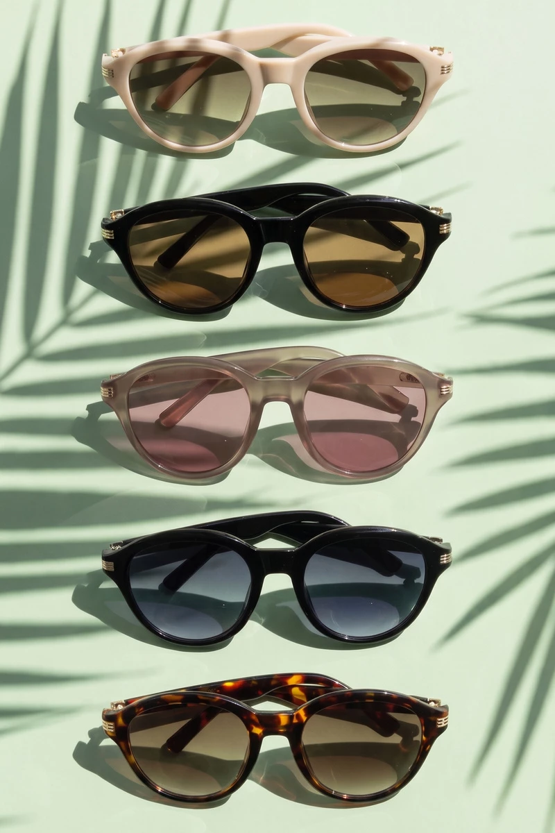 Round Keyhole Bridge Metal Accent Sunglasses