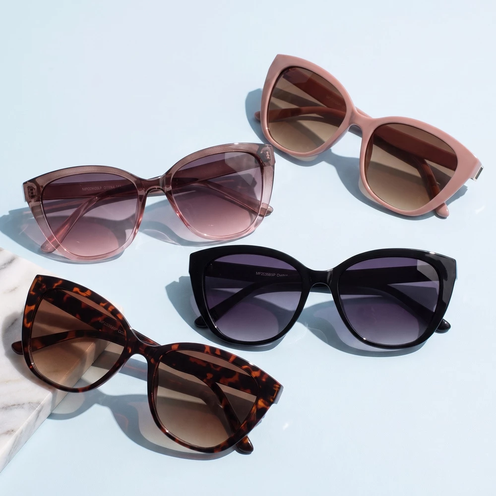 Classic Cat Eye Sunglasses With Temple Stud