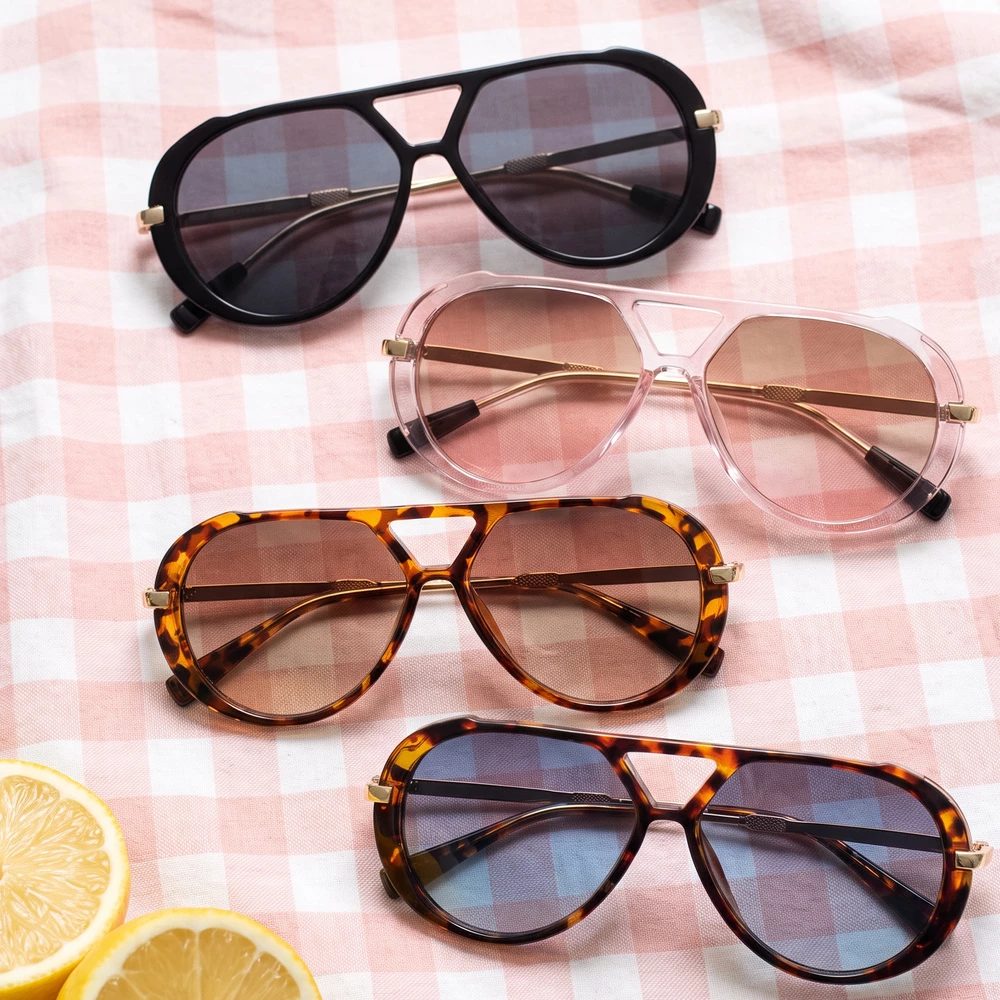 Bold Aviator Sunglasses With Metal Temples
