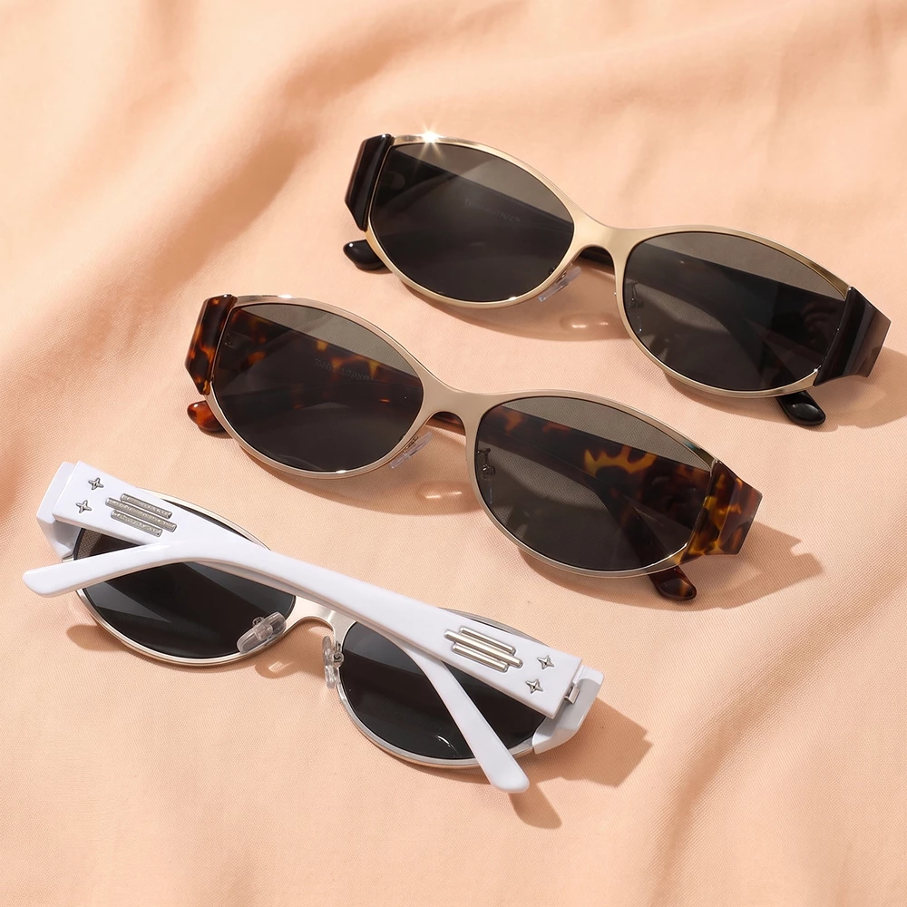 Sporty Oval Metal Frame Wide Temple Sunglasses