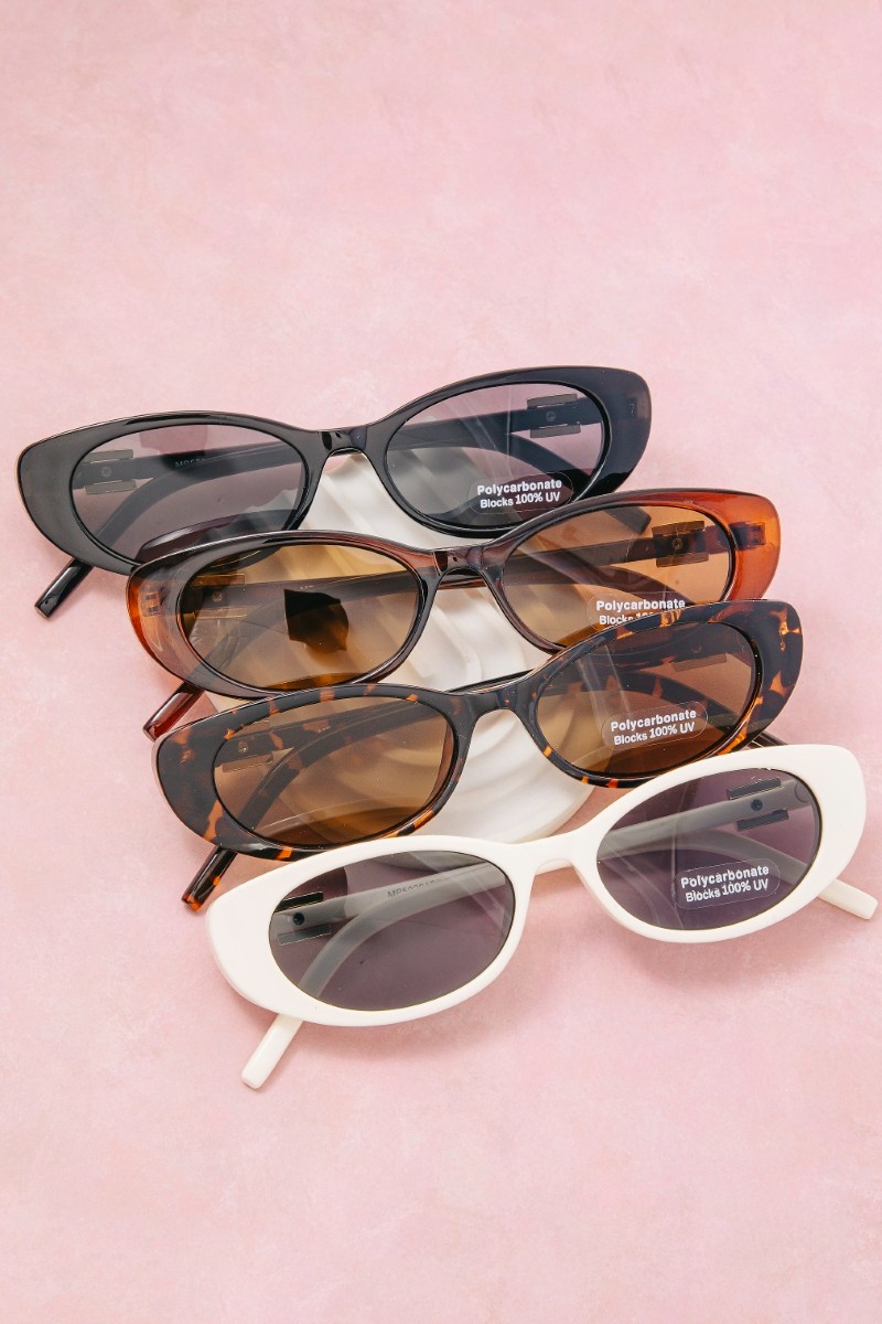 Metallic Accent Wide Oval Lens Sunglasses Set