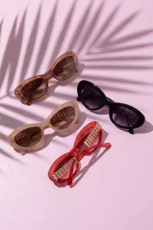 Cat Eye Chain Link Temple Sunglasses