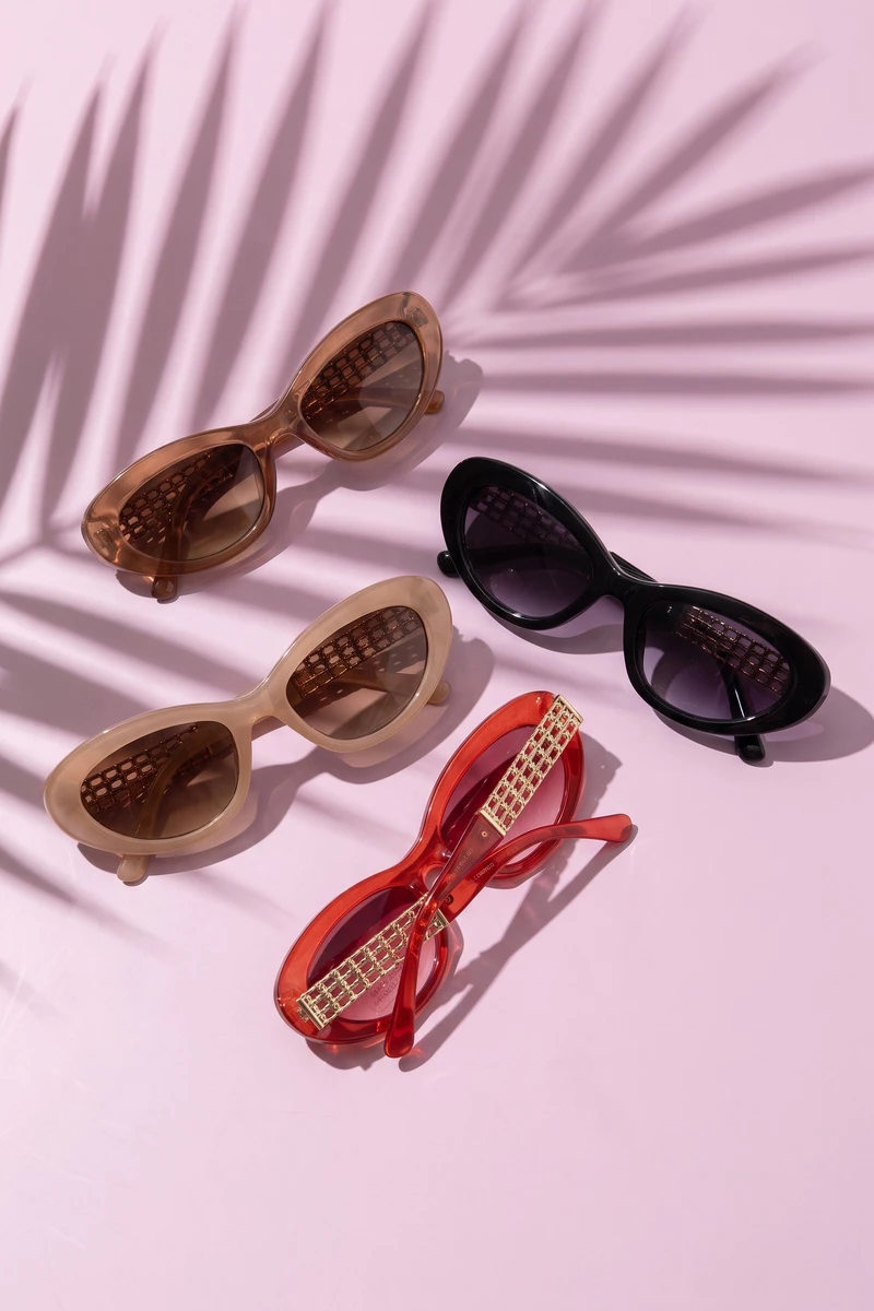 Cat Eye Chain Link Temple Sunglasses