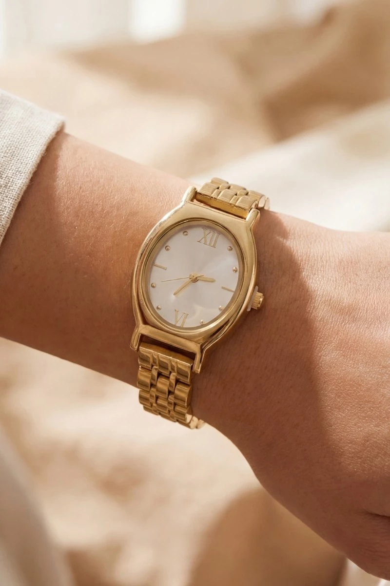 Oval Case Roman Numeral Metal Strap Watch