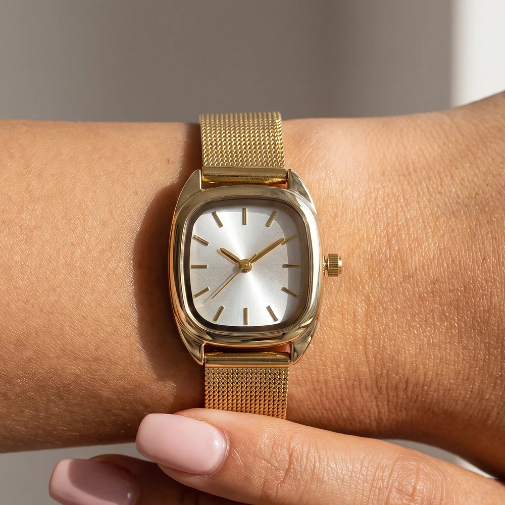 Cushion Case Mesh Band Wrist Watch