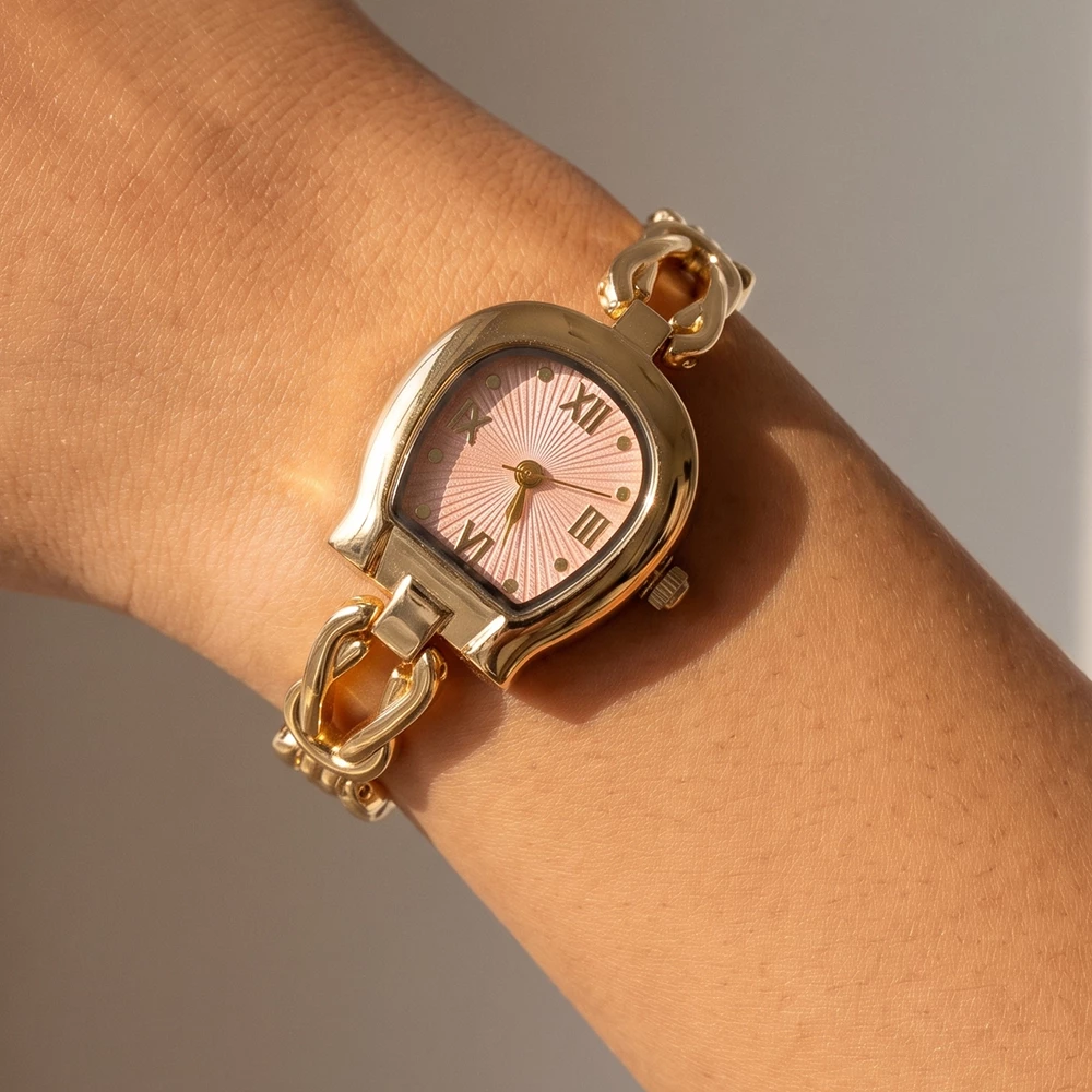 Horseshoe Case Knot Link Bracelet Watch