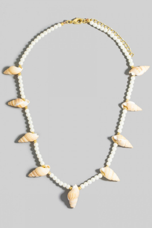 Conch Station Pearl Beaded Necklace