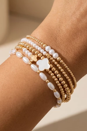 Mother Of Pearl Clover Stretch Bracelet