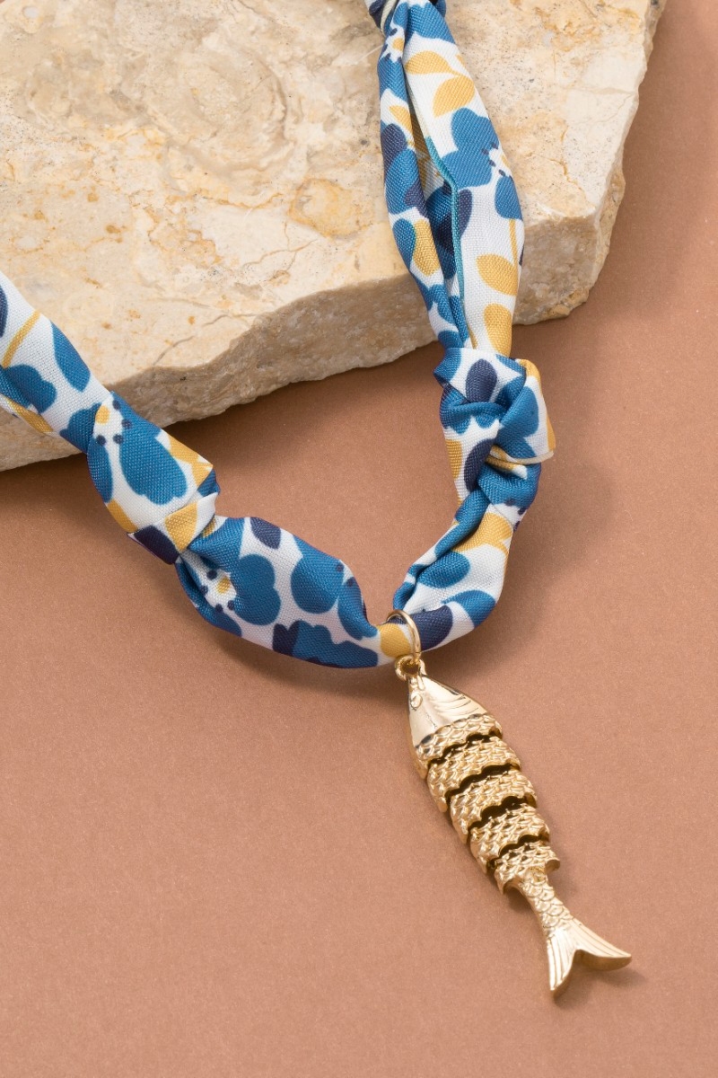 Metallic Pendant Knotted Bandana Necklace