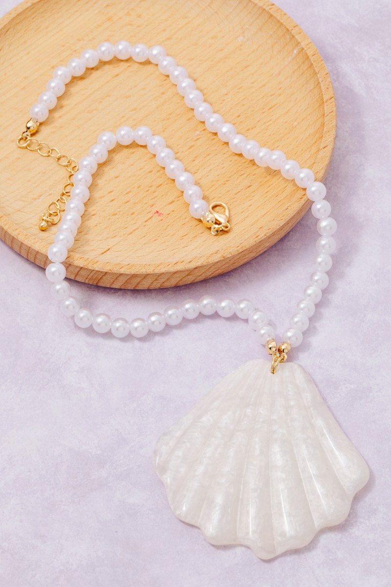 Large Sea Shell Pendant Pearl Beaded Necklace