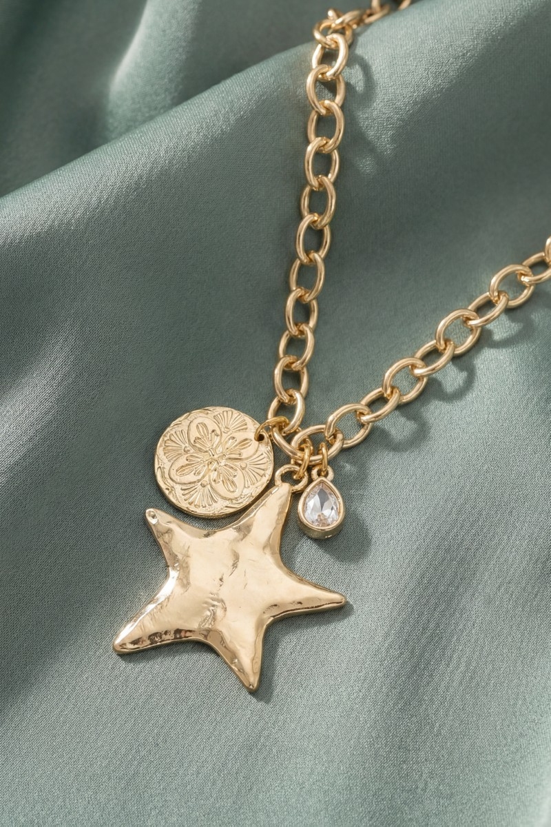 Star And Coin Pendant Oval Chain Necklace