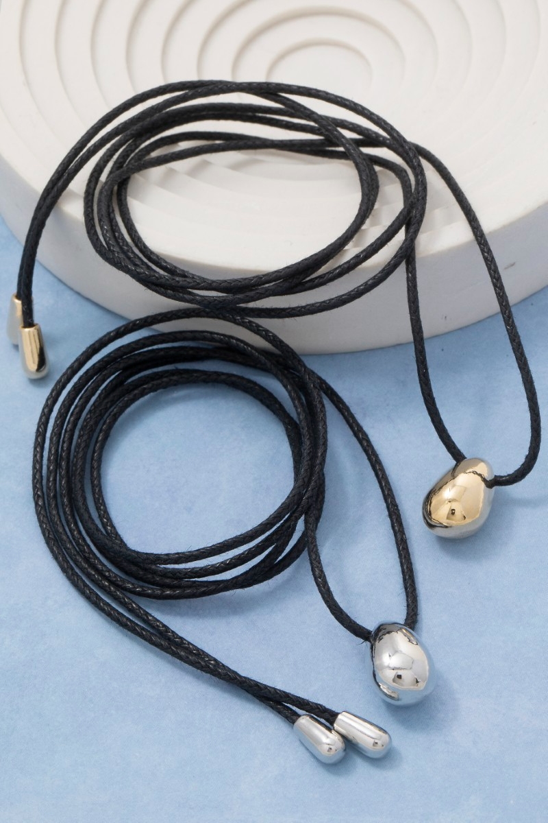 Metallic Oval Pendant Cord Necklace