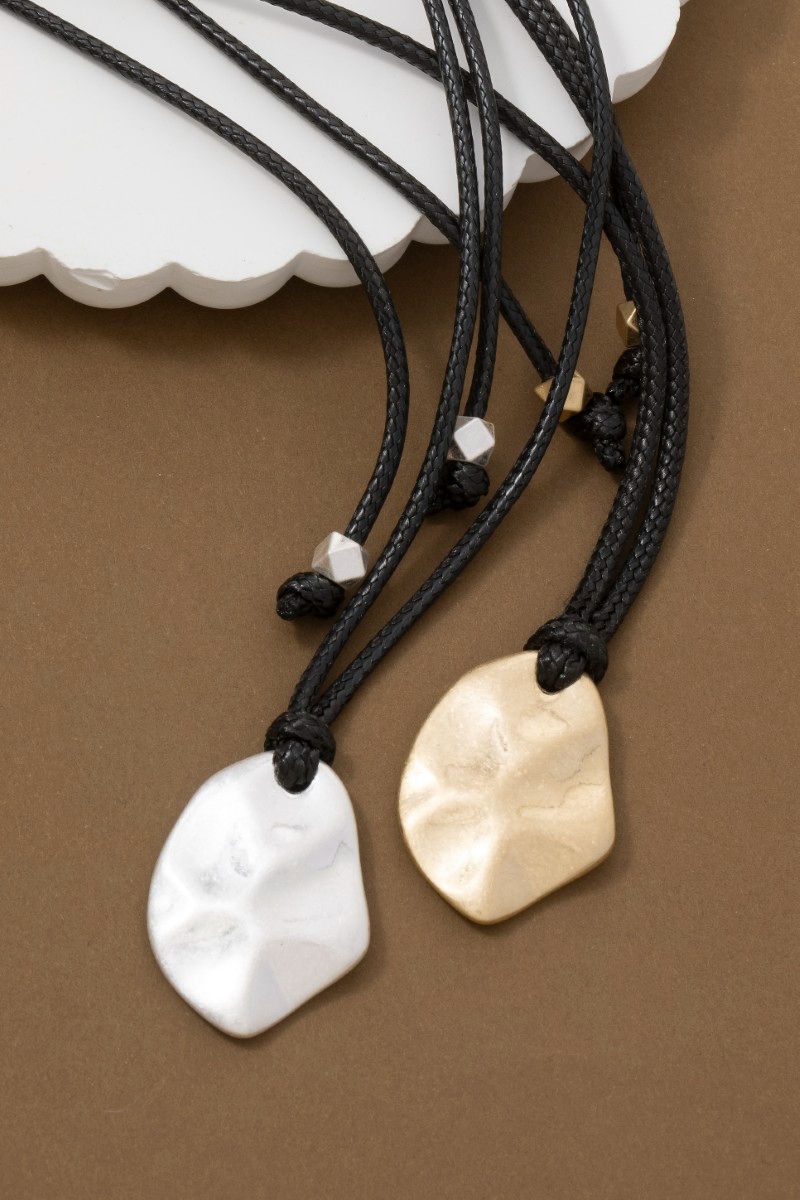 Adjustable Cord Hammered Disc Pendant Necklace