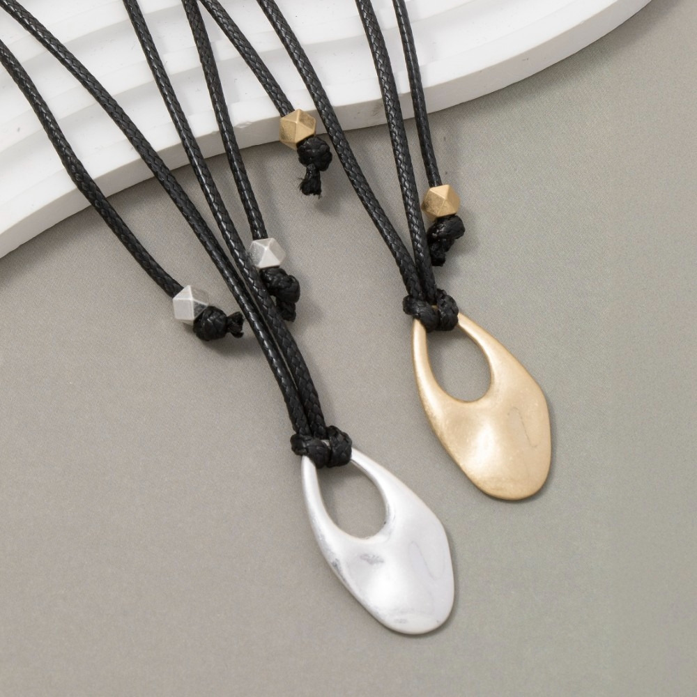 Adjustable Cord Ornate Oval Pendant Necklace