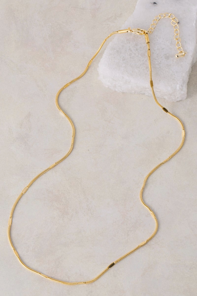 Flat Station Pattern Dainty Chain Necklace